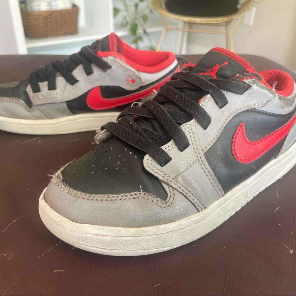 Nike Kids' Jordan AJ 1 Low Alt Sneakers